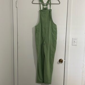 Women’s green overalls 🌵